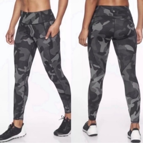 ATHLETA Camo Contender 7/8 Tight/Legging R26 - Picture 3 of 3